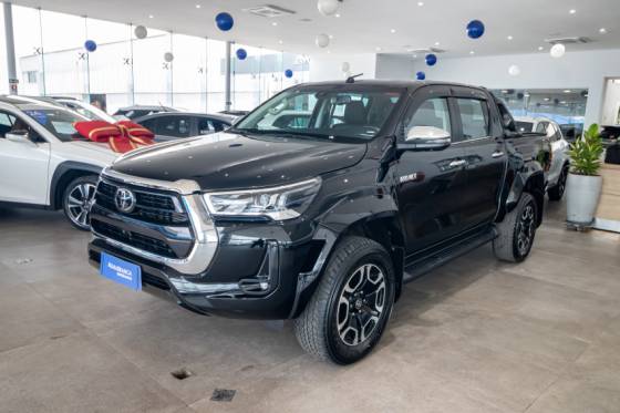 TOYOTA HILUX 2.8 D-4D TURBO DIESEL CD SRX PLUS 4X4 AUTOMÁTICO